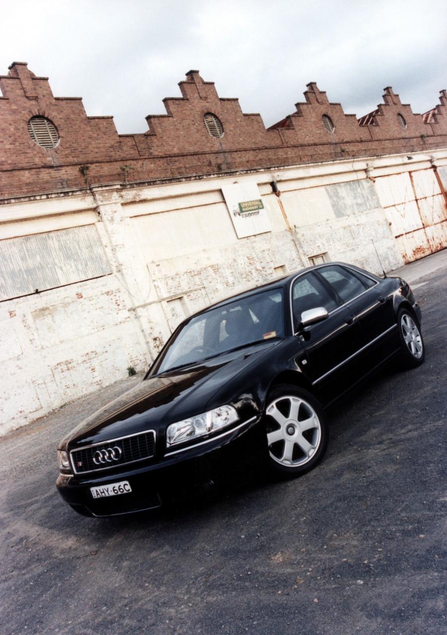  Audi S8 (D2) 1999 года  (AU) (фото 2 из 5)